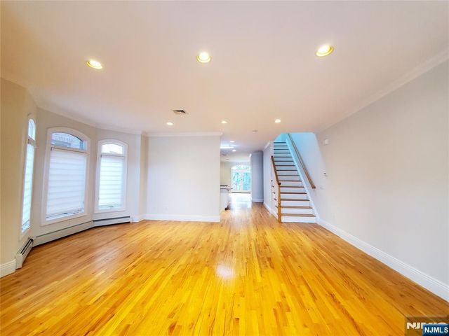 48 Henry Avenue 1, Palisades Park, NJ 07650