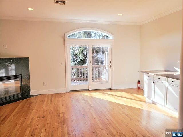 48 Henry Avenue 1, Palisades Park, NJ 07650