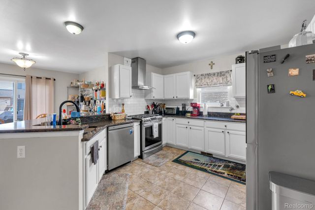 20104 Candace Drive, Rockwood, MI 48173