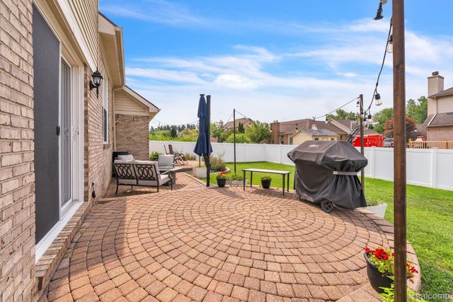 20104 Candace Drive, Rockwood, MI 48173