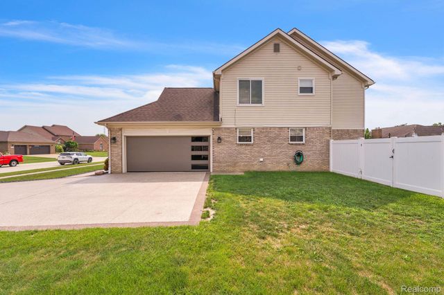 20104 Candace Drive, Rockwood, MI 48173