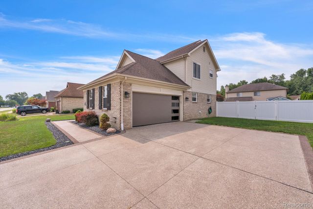 20104 Candace Drive, Rockwood, MI 48173