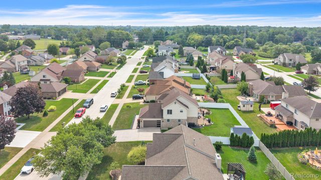 20104 Candace Drive, Rockwood, MI 48173