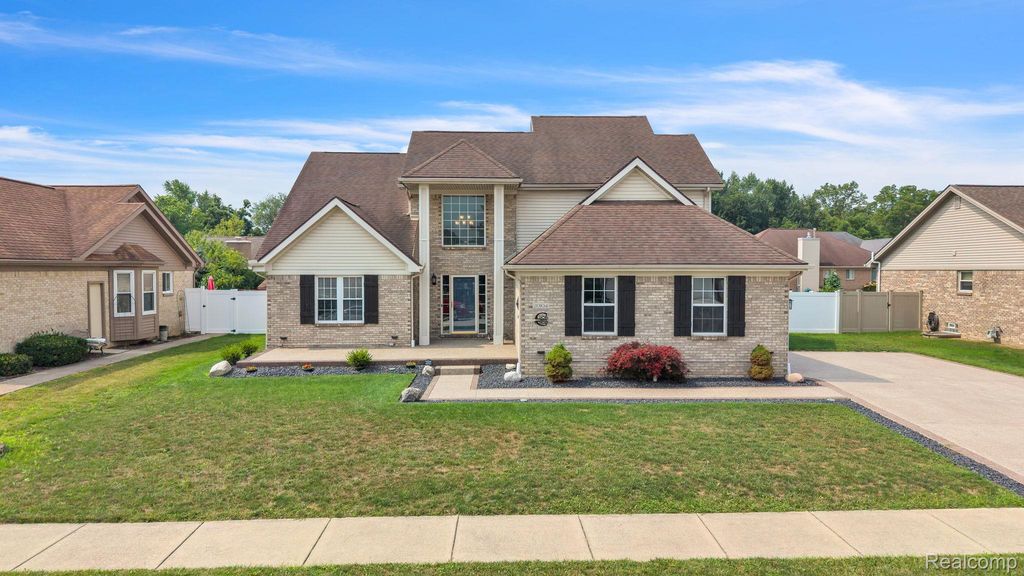 20104 Candace Drive, Rockwood, MI 48173