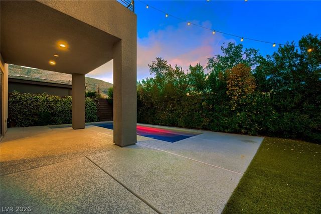 10334 Jade Gardens Drive, Las Vegas, NV 89135