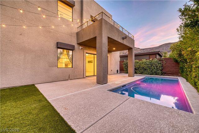 10334 Jade Gardens Drive, Las Vegas, NV 89135