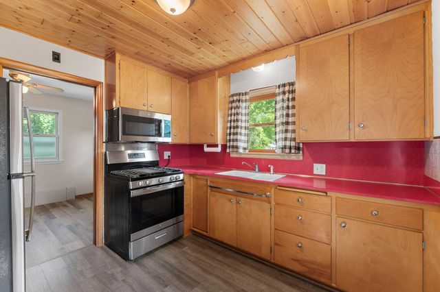 409 Clay Street S, Shakopee, MN 55379