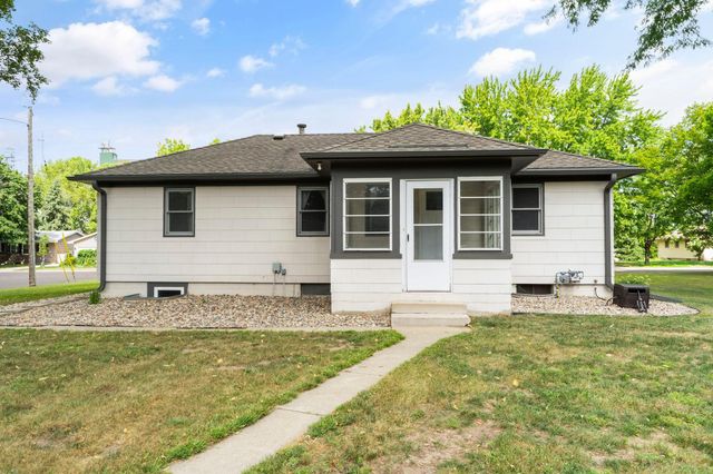 409 Clay Street S, Shakopee, MN 55379