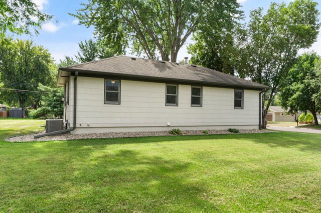 409 Clay Street S, Shakopee, MN 55379