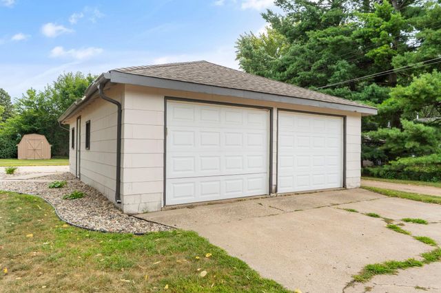 409 Clay Street S, Shakopee, MN 55379