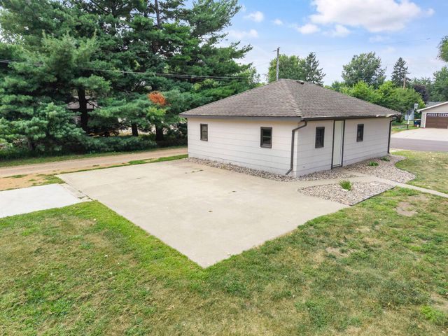 409 Clay Street S, Shakopee, MN 55379