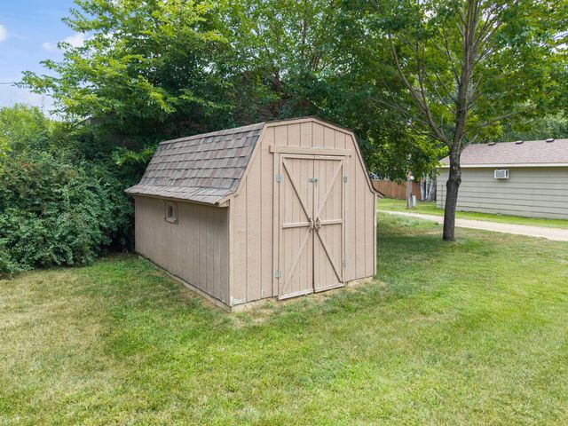 409 Clay Street S, Shakopee, MN 55379