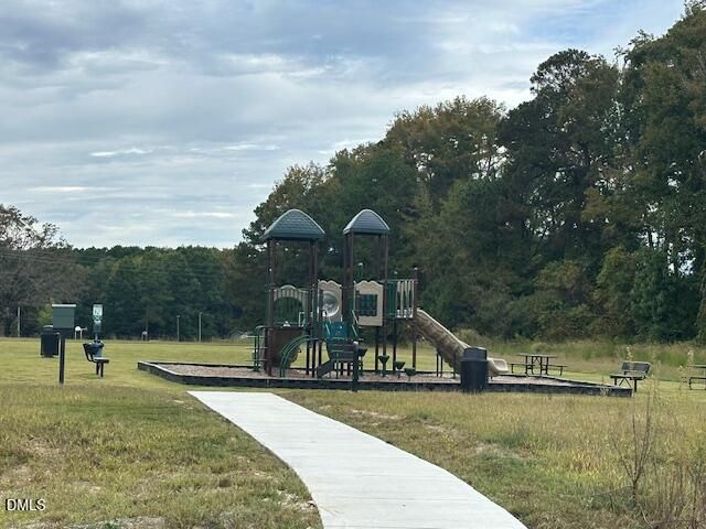 739 Ridge Cliff Lane, Zebulon, NC 27597