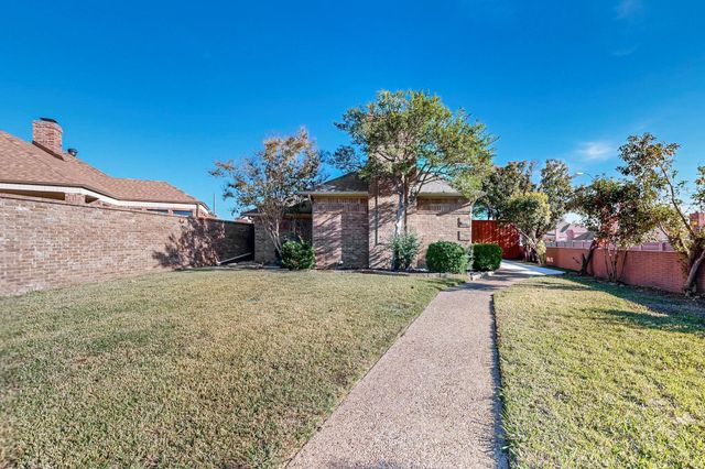 811 Oakway Court, Richardson, TX 75081