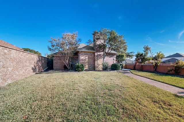 811 Oakway Court, Richardson, TX 75081