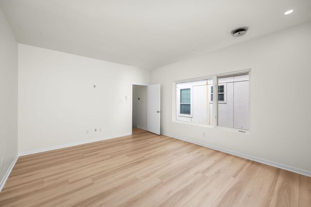 5632 Kiam Street C, Houston, TX 77007