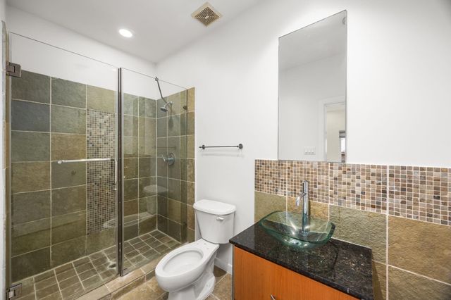 5632 Kiam Street C, Houston, TX 77007