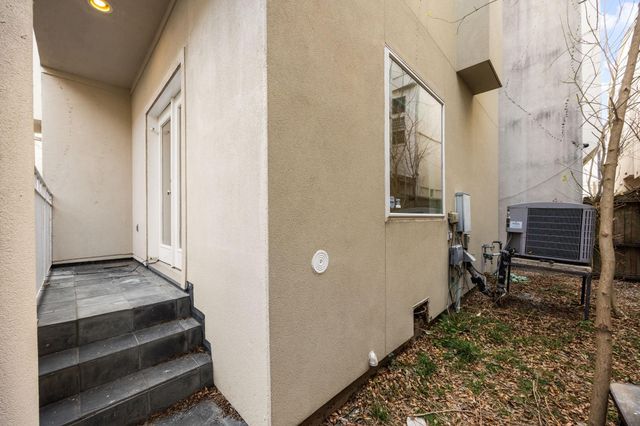 5632 Kiam Street C, Houston, TX 77007