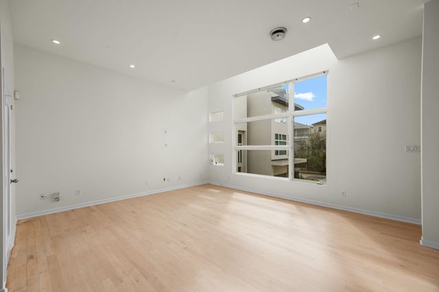 5632 Kiam Street C, Houston, TX 77007