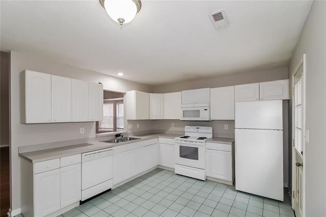 6432 River Park Drive, Riverdale, GA 30274