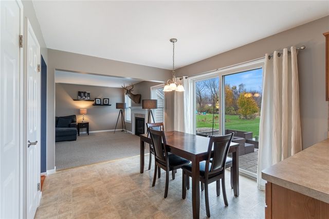 842 Bannerwood Drive, Webster, NY 14519