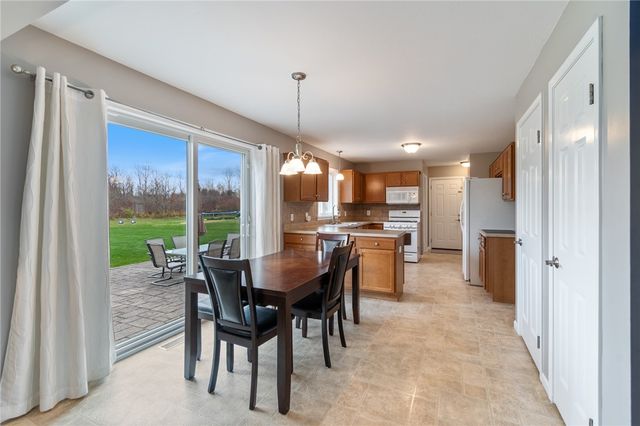 842 Bannerwood Drive, Webster, NY 14519