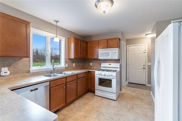 842 Bannerwood Drive, Webster, NY 14519