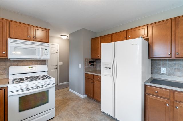 842 Bannerwood Drive, Webster, NY 14519