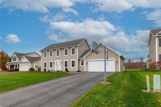 842 Bannerwood Drive, Webster, NY 14519