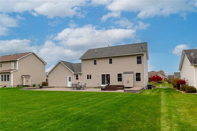 842 Bannerwood Drive, Webster, NY 14519