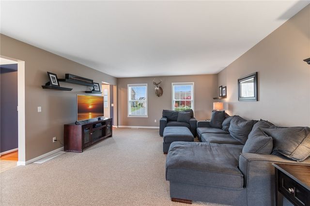 842 Bannerwood Drive, Webster, NY 14519