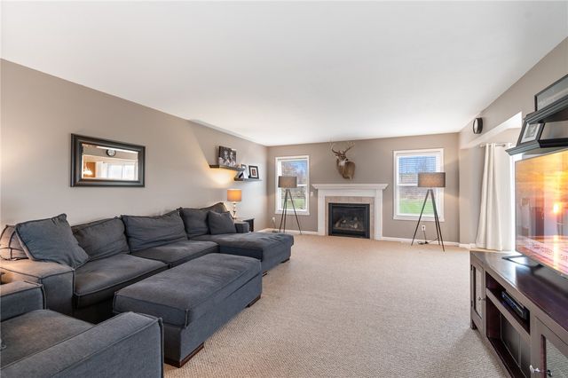 842 Bannerwood Drive, Webster, NY 14519