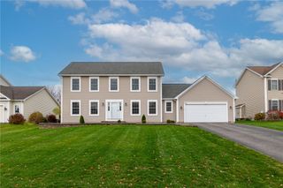 842 Bannerwood Drive, Webster, NY 14519