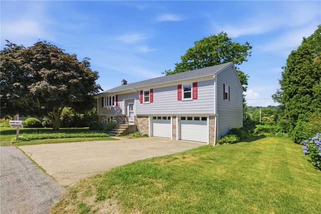 18 Continental Drive, Middletown, RI 02842