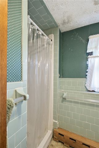 18 Continental Drive, Middletown, RI 02842
