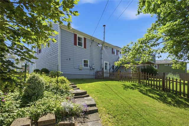 18 Continental Drive, Middletown, RI 02842