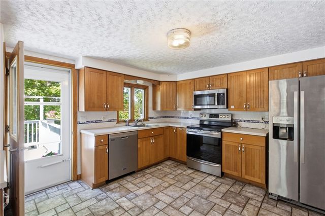 18 Continental Drive, Middletown, RI 02842
