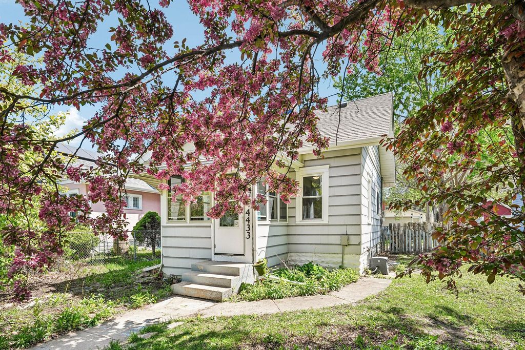 4433 43rd Avenue S, Minneapolis, MN 55406