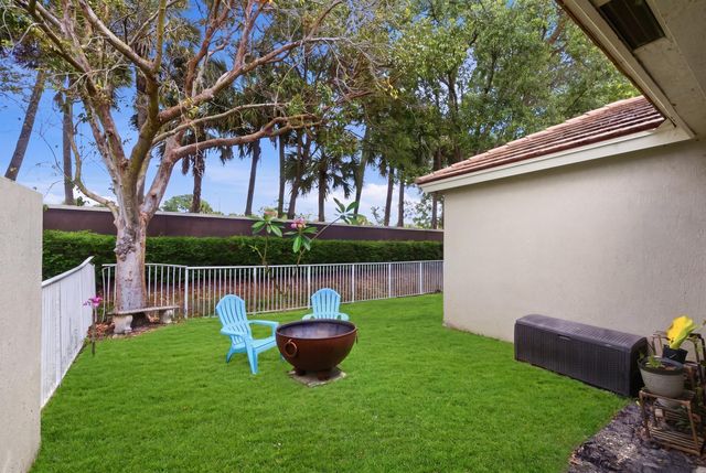 283 Mulberry Grove Road, West Palm Beach, FL 33411