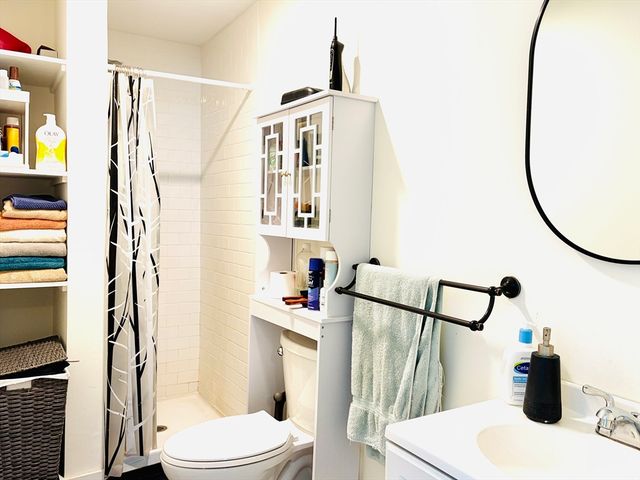 579 Bay St 2, Taunton, MA 02780