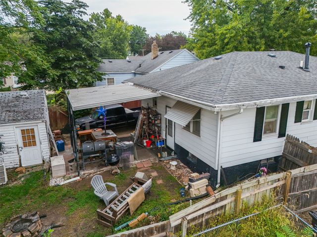 1518 E 32nd Street, Des Moines, IA 50317