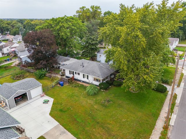 1518 E 32nd Street, Des Moines, IA 50317