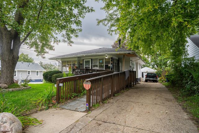 1518 E 32nd Street, Des Moines, IA 50317
