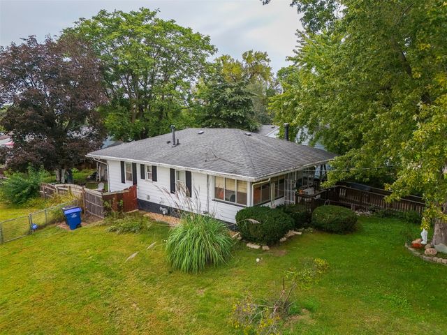 1518 E 32nd Street, Des Moines, IA 50317