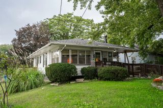 1518 E 32nd Street, Des Moines, IA 50317