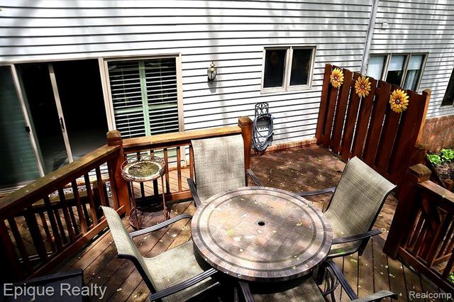 6607 Ridgeview Drive, Clarkston, MI 48346