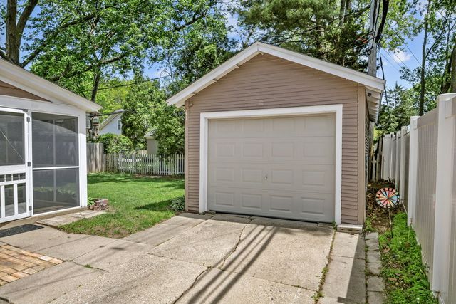 408 S Elmwood Drive, Aurora, IL 60506