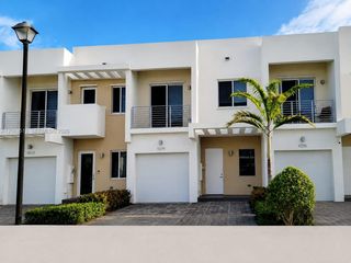 10219 NW 72nd Terrace, Doral, FL 33178
