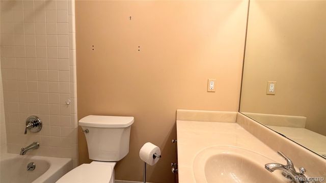 4791 Roundtree Drive 1, Genoa Township, MI 48116
