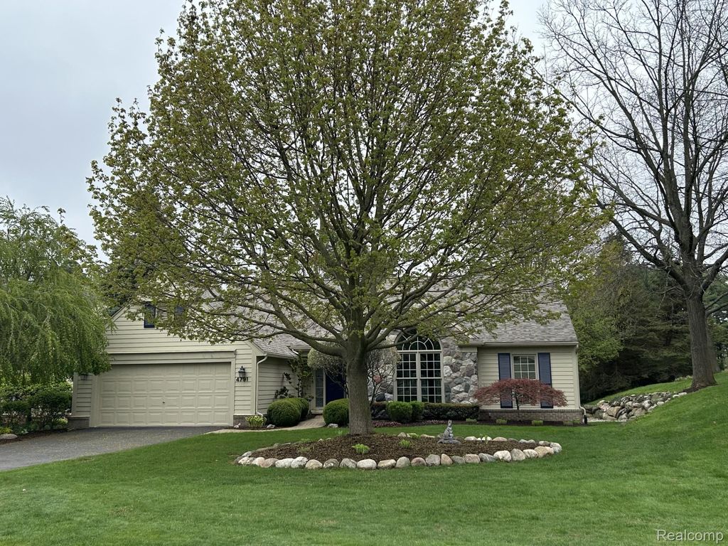 4791 Roundtree Drive 1, Genoa Township, MI 48116